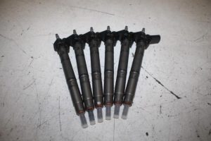 17812573 – 059130277FB – Injector (diesel)
