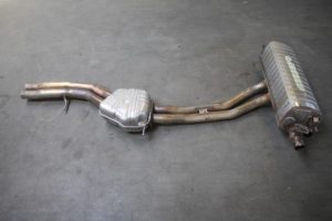 17830127 – 4M8253078BK – Uitlaat Midden+Einddemper