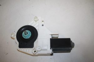 17824117 – 8K0959802A – Door window motor