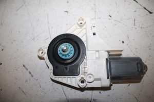 17815151 – 8K0959802C – Door window motor