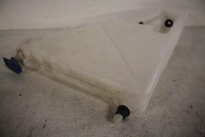 17808347 – 4H0955451B – Scheibensprühertank vorne