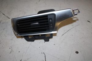 17811080 – 4G2820902C6PS – Luchtrooster Dashboard