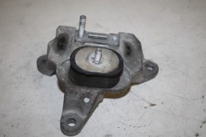 17805602 – 8K0399115R – Getriebe Halterung