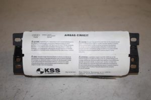 17830136 – 8T0880204F – Airbag rechts (Dashboard)