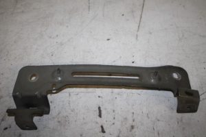 17814555 – 4M0821431 – Bildschirmträger vorne links