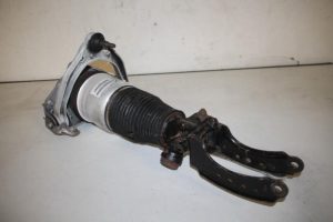 17826849 – 7L6412022AG – Stoßdämpfer rechts vorne