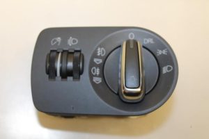 17795520 – 8P2941531BN5PR – Light switch