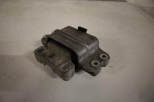 17830452 – 1K0199555L – Getriebe Halterung