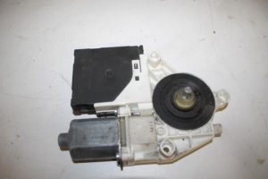 17826656 – 8P4959801D – Door window motor