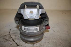 17812976 – 4H0199255AA – Engine mount