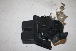 17805401 – 8R0827505 – Slotmechaniek Achterklep