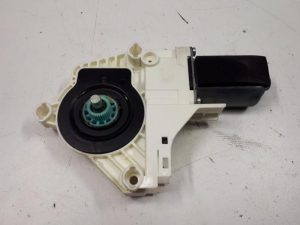20367269 – 8T0959801B – Door window motor