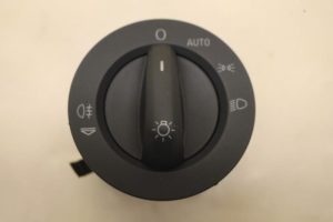 17800941 – 4L1941531B5PR – Licht Schalter