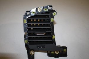 17817351 – 82C820902A6PS – Luchtrooster Dashboard