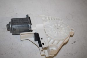 17804389 – 8K0959811A – Door window motor