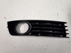 19031390 – 8E0807682A01C – Bumper Rooster