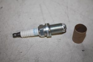 17824588 – BKUR5ET – Bougie