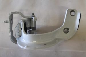 17793286 – 4G9827300 – Tailgate hinge