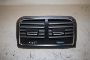 17814296 – 8K0819203DXYK – Luchtrooster achter