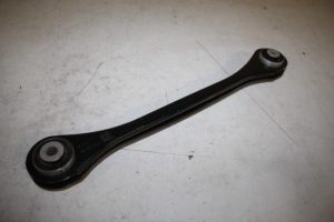 17822069 – 4M0505292D – Draagarm rechts-achter