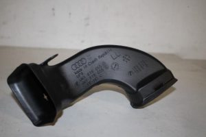 17818226 – 4M1819655D – Luchtgeleider