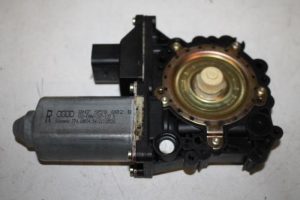 17818725 – 8N7959802B – Door window motor