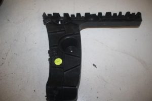 17810307 – 4G9807453B – Bumpersteun links-achter