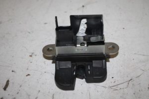 17816611 – 5G68275059B9 – Slotmechaniek Achterklep