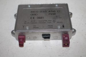 17803914 – 8E0035456C – Radio versterker