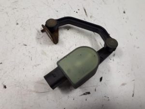 18744327 – 4F0616572D, 4F0505465M – Xenon height adjustment