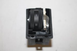 17802786 – 4F0941301A5PR – AIH headlight switch