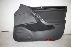 17831099 – 5G4867024BNG – Portierbekleding 4Deurs rechts-voor