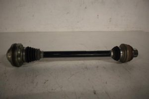 17818049 – 8R0501203D – Antriebswelle links hinten