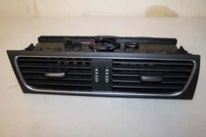 17794270 – 8T1820951AWVF – Luchtrooster Dashboard