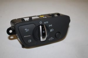 17820210 – 4M0941531AA5PR – Light switch