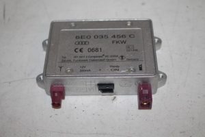 17803930 – 8E0035456C – Radio versterker