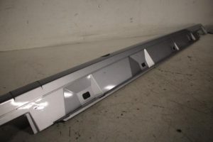 17813724 – 4G8853856JZ7G – Dorpel rechts