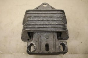 17796758 – 8N0199555C – Getriebe Halterung