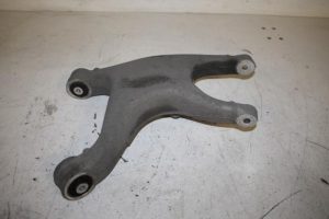 17813857 – 8R0505312F – Draagarm onder rechts-achter