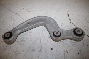 17815757 – 8W0505324F – Draagarm boven rechts-achter