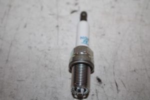 17814435 – BKR6EQU – Bougie