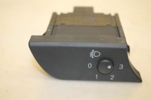 17799022 – 8E29190945PR – AIH headlight switch