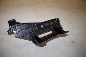 17822303 – 8T8907101 – Steun (diversen)