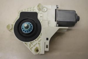 17796090 – 8K0959811A – Door window motor