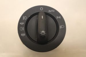 17800947 – 4F1941531D5PR – Light switch