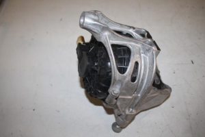 17829956 – 4M0199372FC – Engine mount