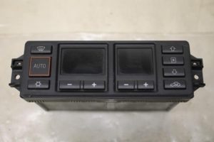 17797982 – 8L0820043BB98 – Climatronic Paneel