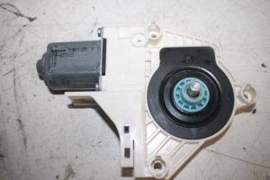 17805978 – 8K0959812A – Door window motor