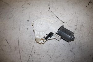 17813278 – 8T0959802B – Door window motor