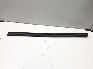 18672568 – 80A839479 – Türgummi 4-türig links hinten